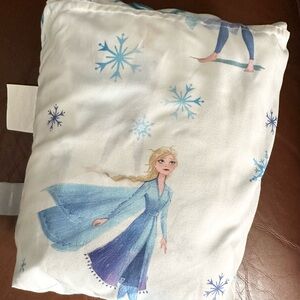 Disney Frozen II Blanket - White and Blue